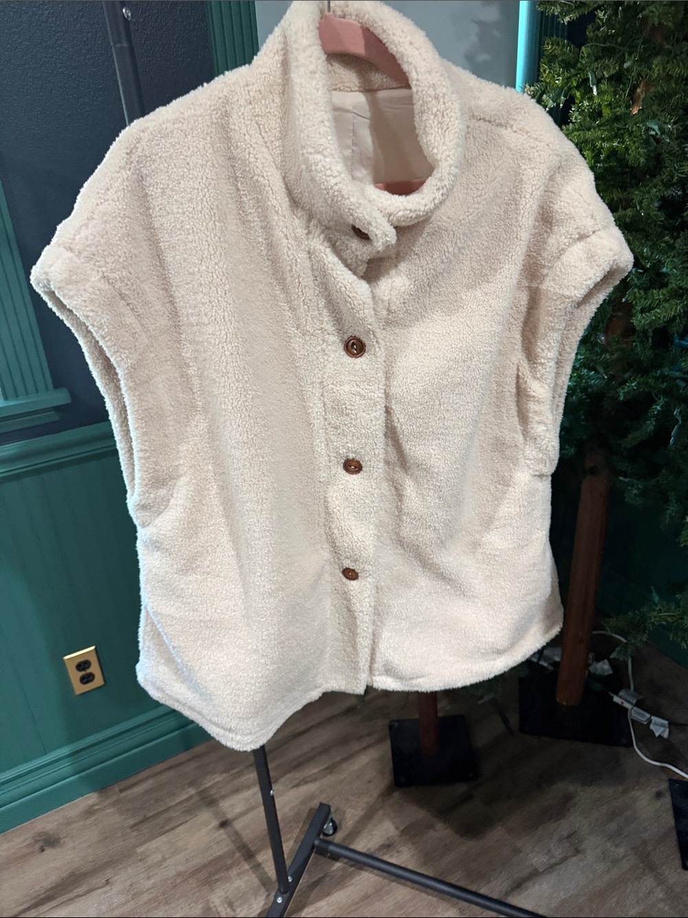 Source Unknown Ivory Sherpa Button-Front Vest